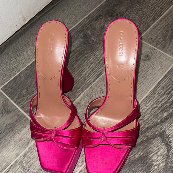 D’ACCORi Shoes - Elegant Fuchsia Heels by